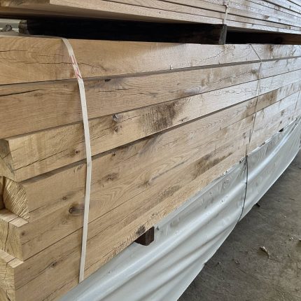 Oak Timber posts available in 95mm x 95mm x 3m www.solidwoodfencing.co.uk