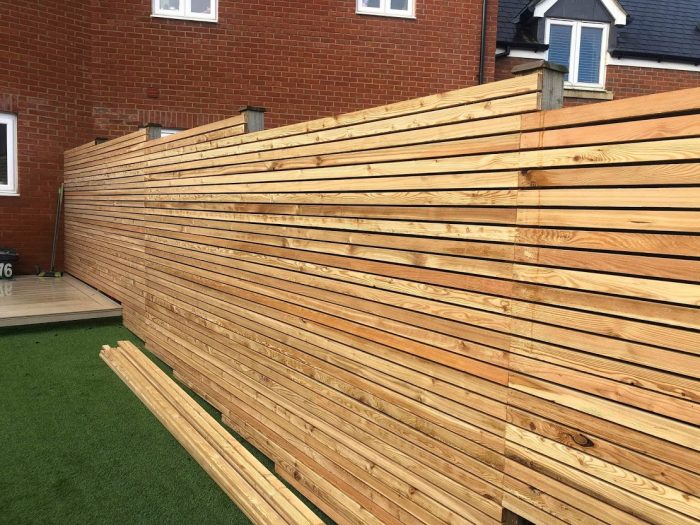 Siberian Larch Fencing Solid Wood Fencing